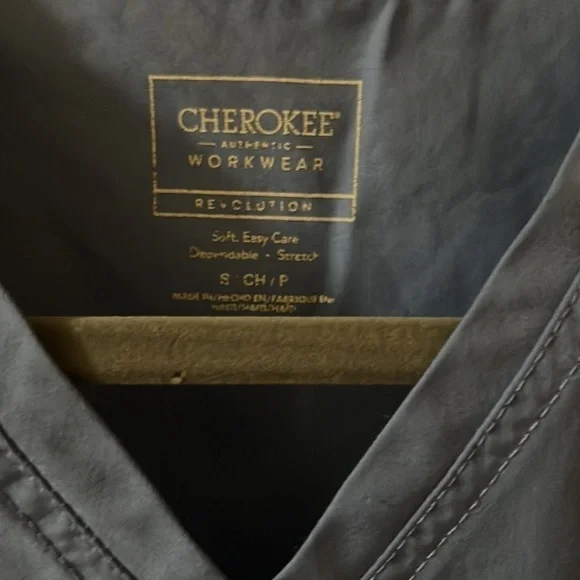 Cherokee Scrub top - Picture 2 of 3